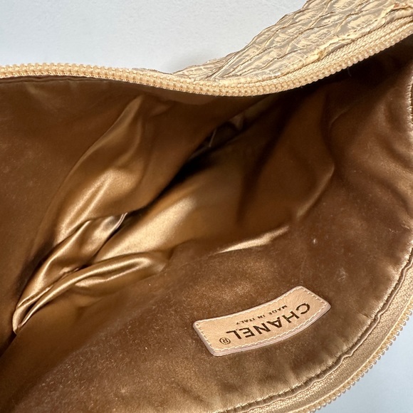CHANEL LIMITED EDITION BEIGE GOLD METALLIC PYTHON HOBO! - Picture 4 of 8